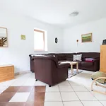 Yellow House Tatil Evi *