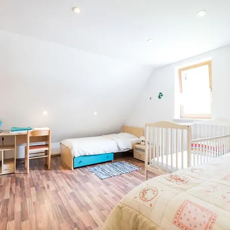 Yellow House Hébergement de vacances